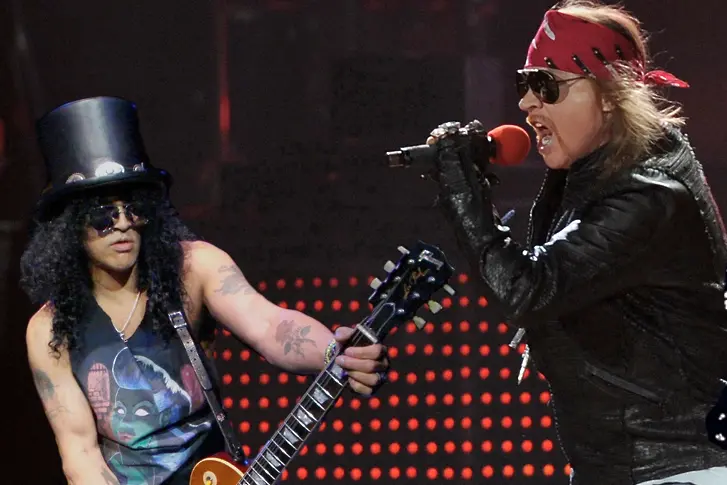 Чудото се случи! Guns N' Roses забиха заедно навръх 1 април (ВИДЕО)