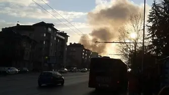Пожар край Полиграфическия комбинат в София. Има загинал