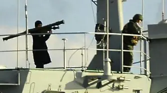 Боец с гранатомет на руски кораб в Босфора вбеси Турция 