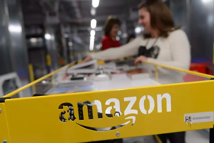 Amazon започва доставка на храна във Великобритания