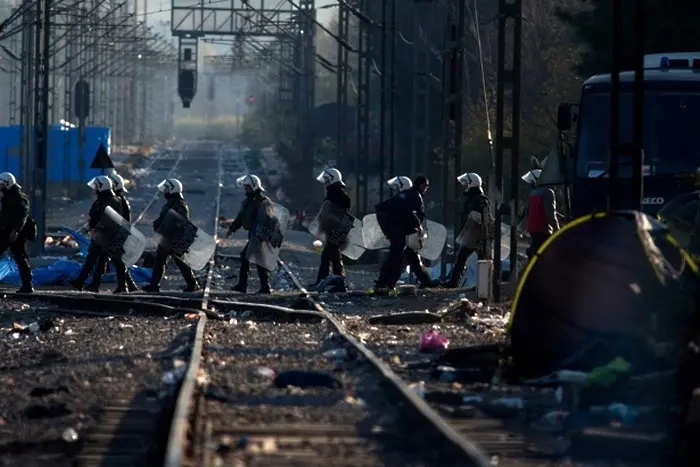 Бой между мигранти подпали влак в Идомени