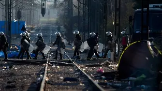 Бой между мигранти подпали влак в Идомени