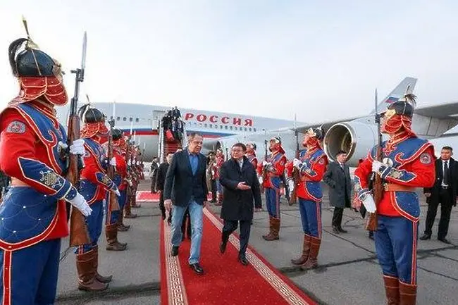 Лавров пристигнал в Монголия по дънки