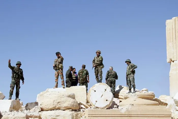 Масов гроб с жени и деца открит в Палмира
