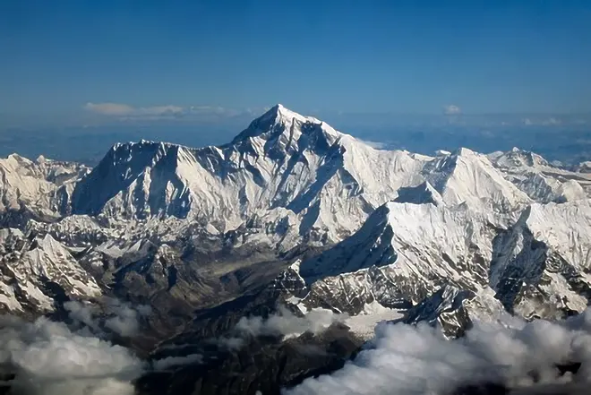 Еверест всъщност не е най-високият връх