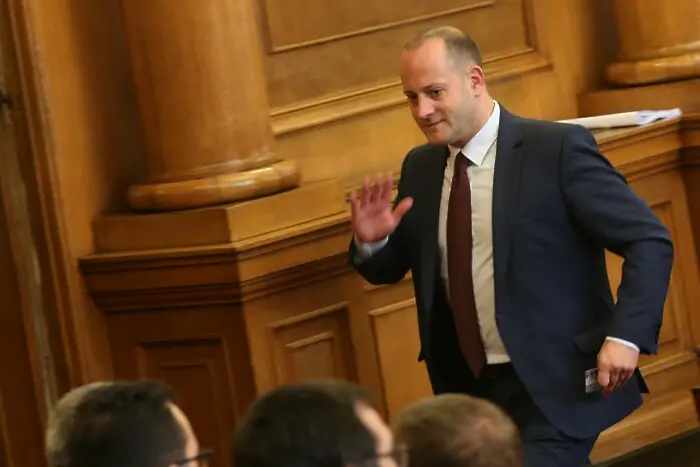 Радан Кънев: Парламентът ще даде кошмарен знак на цялата българска диаспора