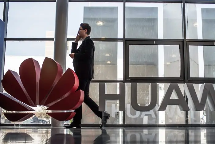 Документи свързват Huawei с компании в Иран и Сирия