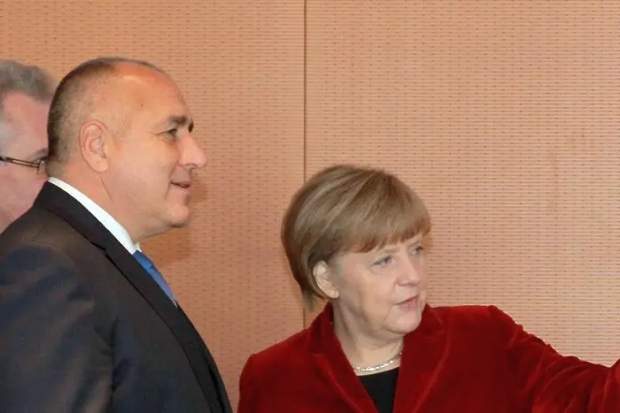 Борисов звъни на Меркел за охраната на границата срещу бежанската вълна