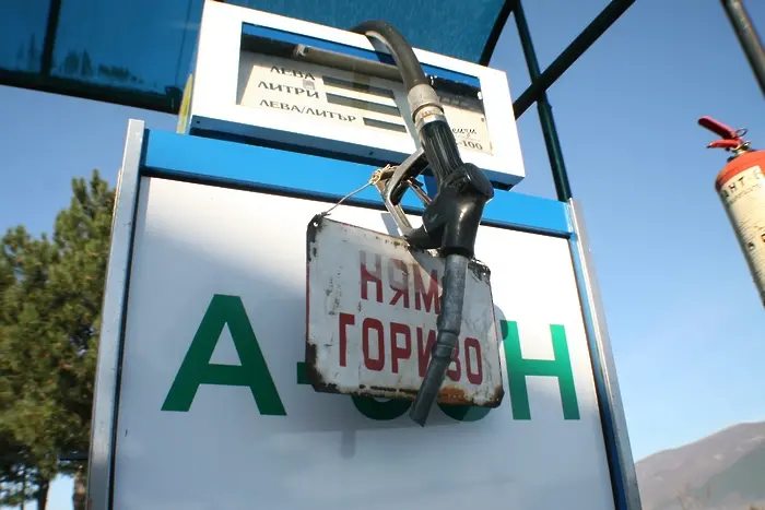 Бизнесът скаран за закона за горивата, Домусчиев и Златев в схватка