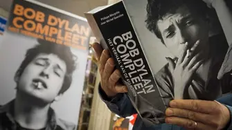 Член на Академията: Боб Дилън е арогантен