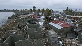Ураганът „Матю” сее жертви... вече са близо 900 в Хаити
