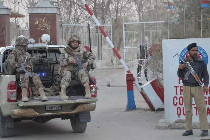 Ислямисти избиха 60 кадети в Пакистан