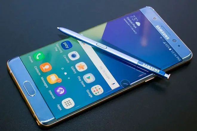 Samsung погребва Note 7 и дори ти плаща по $ 100