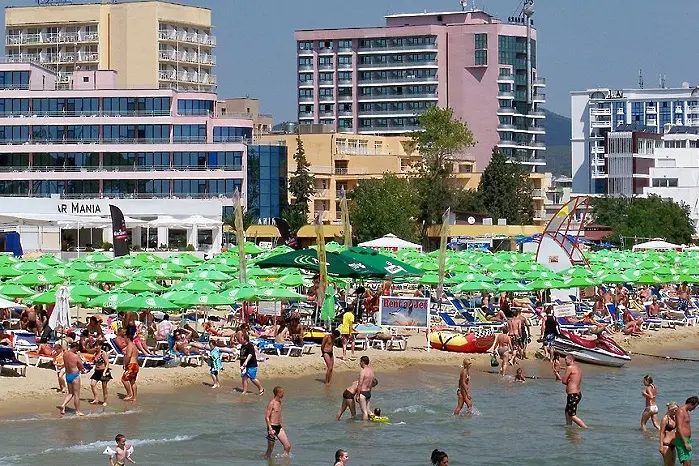 Близо хиляда чужденци ще работят това лято в туризма