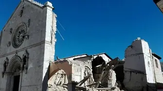 Руините в Норча, Италия, заснети с дрон (ВИДЕО)