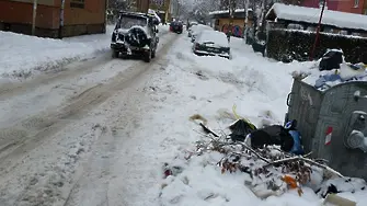 Сняг и поледици в Западна България