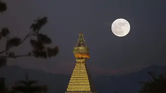 Луната ще е най-голяма и най-ярка довечера (ВИДЕО)