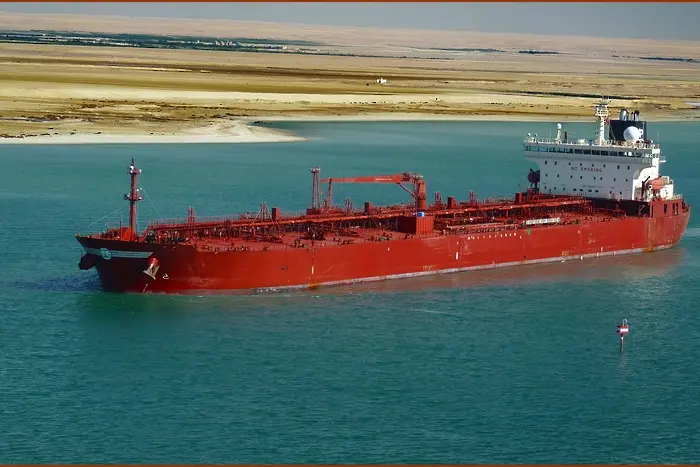 40 000 литра петрол се разляха край Чили