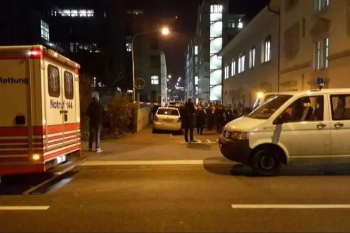 Трима ранени при стрелба в ислямски център в Цюрих