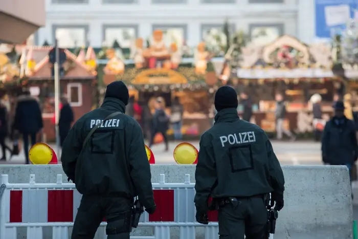 Двама арестувани за съмнения в тероризъм в Германия