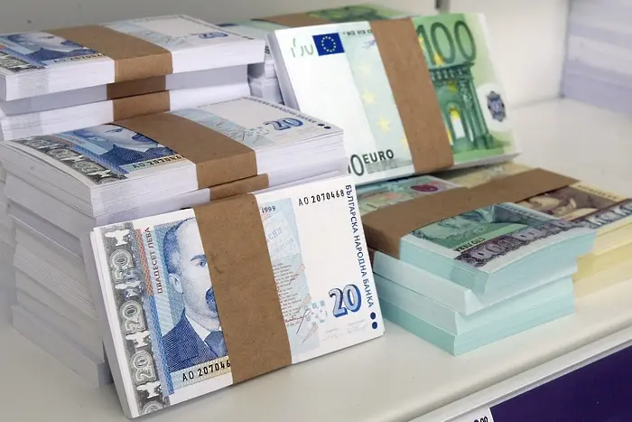 От кои страни българите пращат най-много пари? САЩ, Испания и...