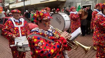 Кьолн: Дори на карнавала не всичко е позволено (СНИМКИ)
