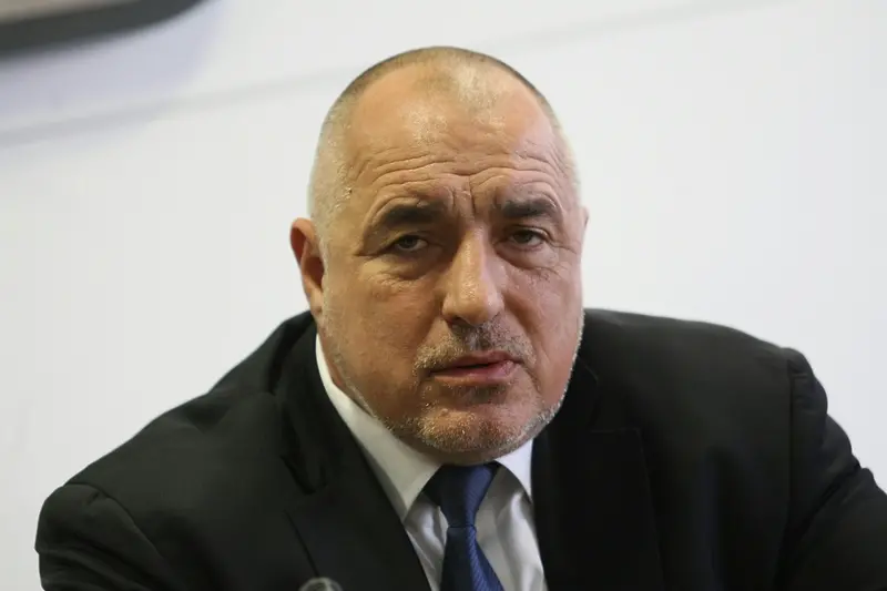 Борисов: Да не пипаме данъците, да се борим с контрабандата