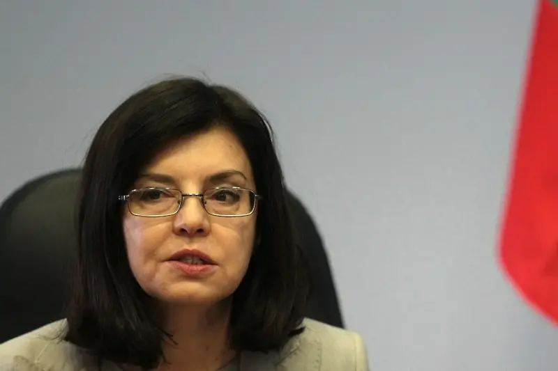 Меглена Кунева се отказа да е кандидат-депутат