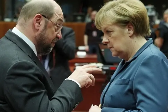 Шулц се готви да нанесе удар на Меркел