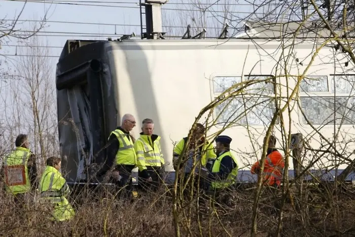 Влаковата катастрофа в Белгия (СНИМКИ+ВИДЕО)