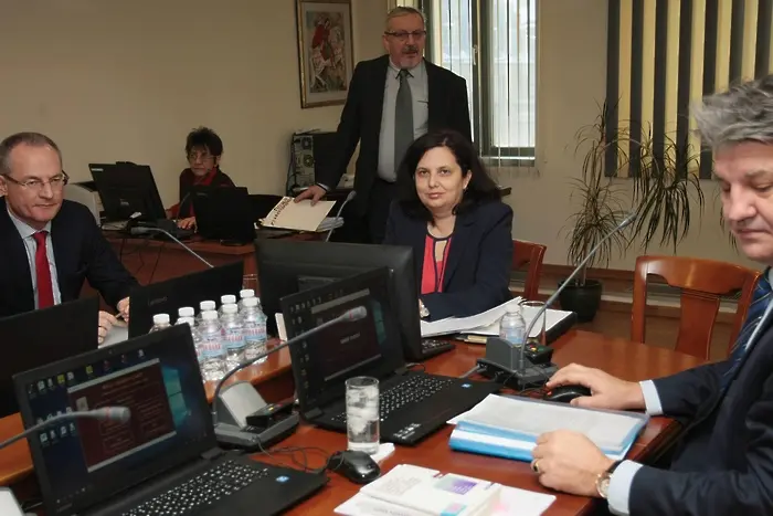 Прокуратурата отказа да разследва НАП по жалба на ВСС, че не им събира вересиите