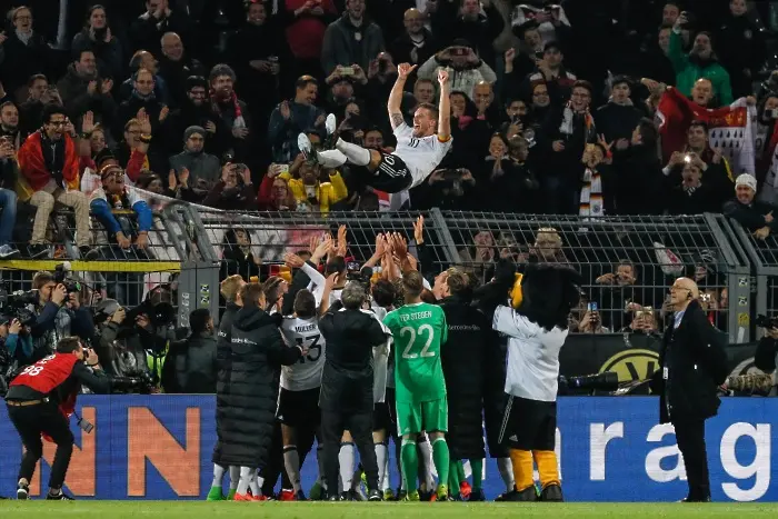 Германия би Англия с уникален гол в прощалния мач на Подолски