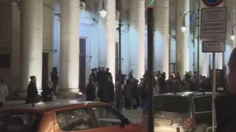 Сигнал за обгазяване евакуира Софийската опера