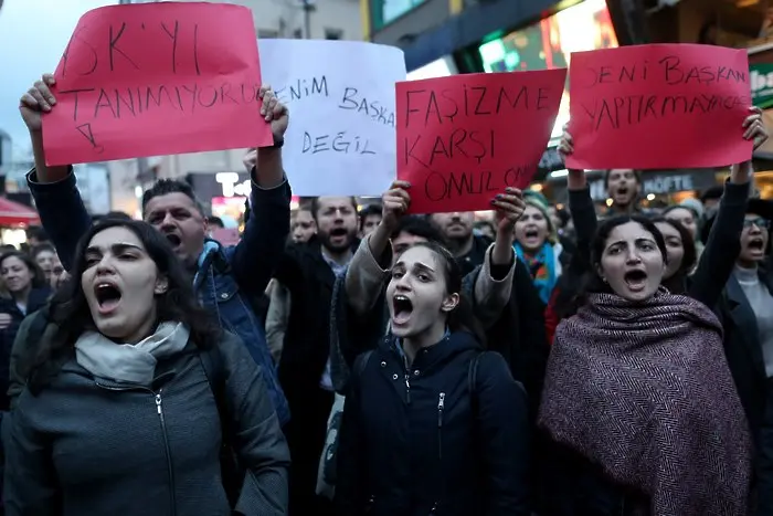 Масови протести срещу Ердоган (СНИМКИ)