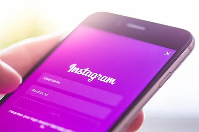 Instagram расте светкавично, мина 700 млн. потребители