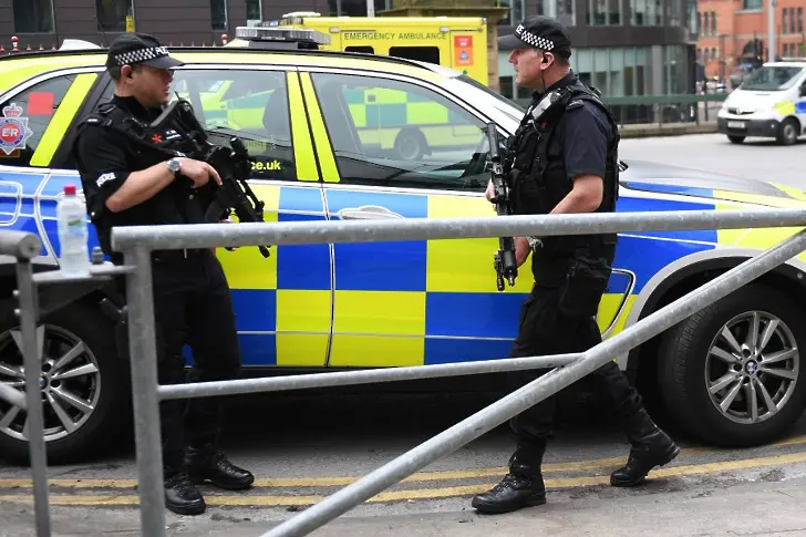 Още трима арестувани за бомбата в Манчестър