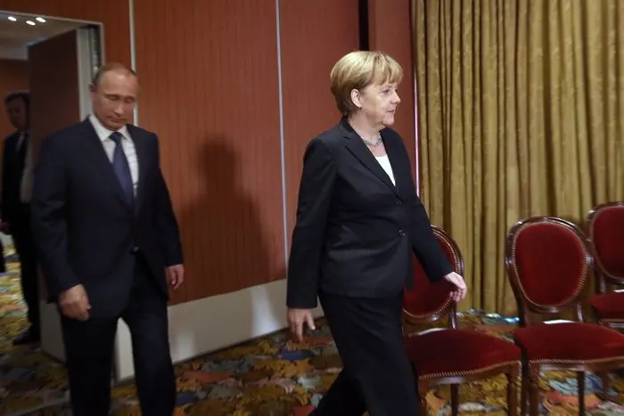 Каспаров: Путин е готов на всичко, само да не бъде преизбрана Меркел