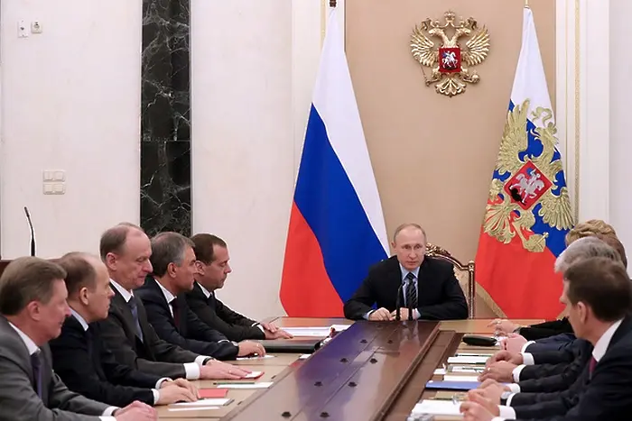 Путин обсъди със съветниците си отношенията със САЩ