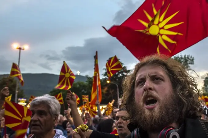 Западът призова Македония да осъди нападателите на парламента
