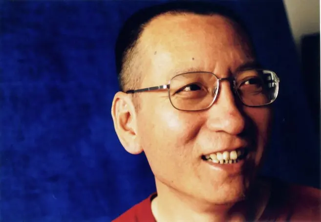 Нобелистът Лиу Сяобо почина месец след като излезе от затвора