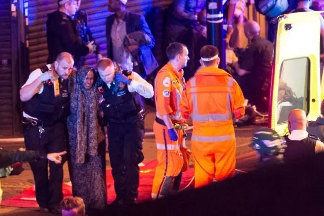 Микробус прегази мюсюлмани след молитва в Лондон - поне един убит (ВИДЕО)