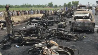 Трагедия в Пакистан - над 141 убити след взрив на цистерна