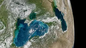 Защо Черно море придоби тюркоазен цвят