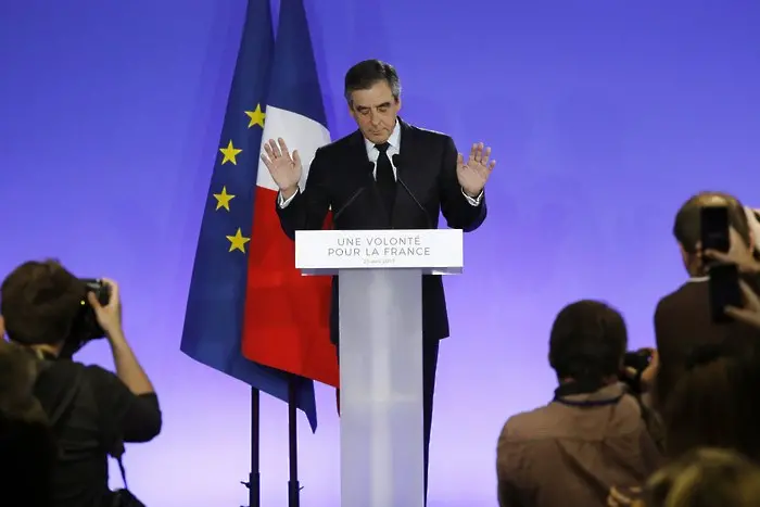 Френските политици вече не могат да назначават близки за сътрудници