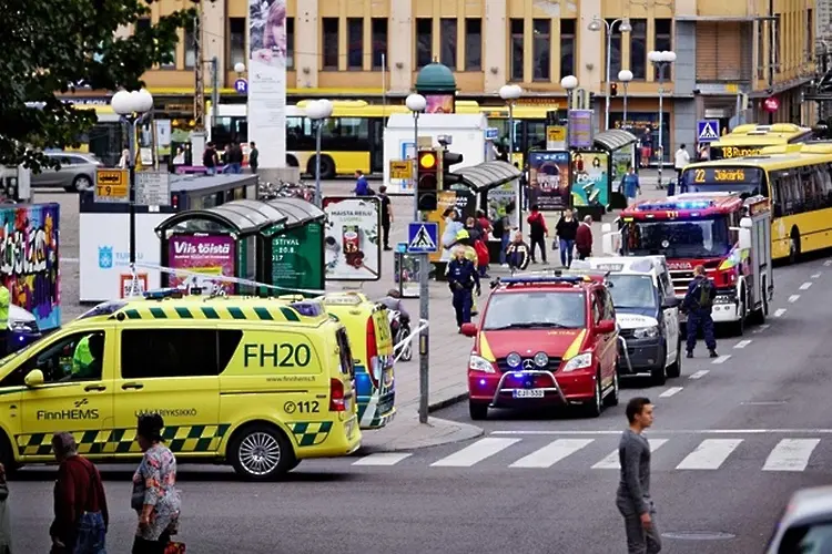 Двама убити и 6-има ранени след нападение с нож във Финландия