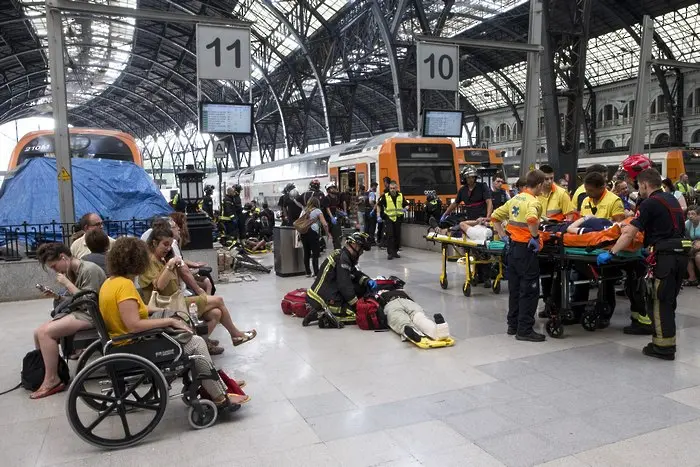 48 ранени при влакова катастрофа в Барселона