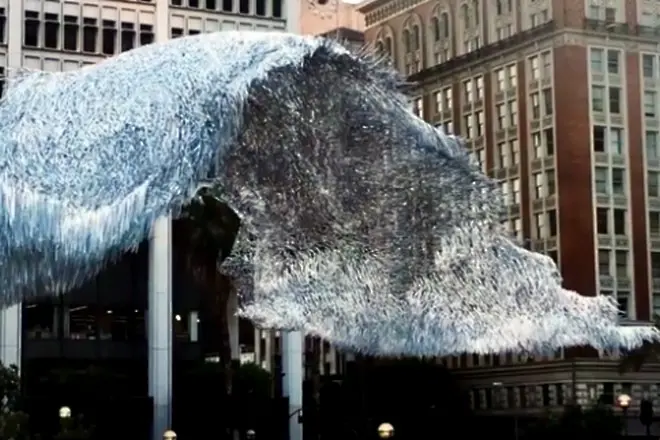Поетична скулптура лети в Лос Анджелис (видео)
