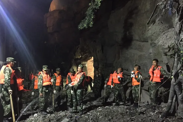 Земетресение в Китай взе 19 жертви, сред тях има туристи