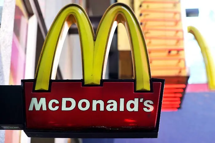 „Макдоналдс“ спира употребата на антибиотици в пилешкото