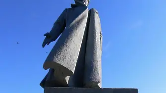 Как Русия отговаря на демонтажа на съветските паметници в Полша